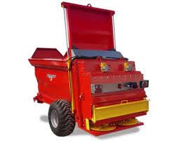 Masini de distribuit compost  RABAUD FERTIDIS 3000 -- Tractor 40 - 90 Cp