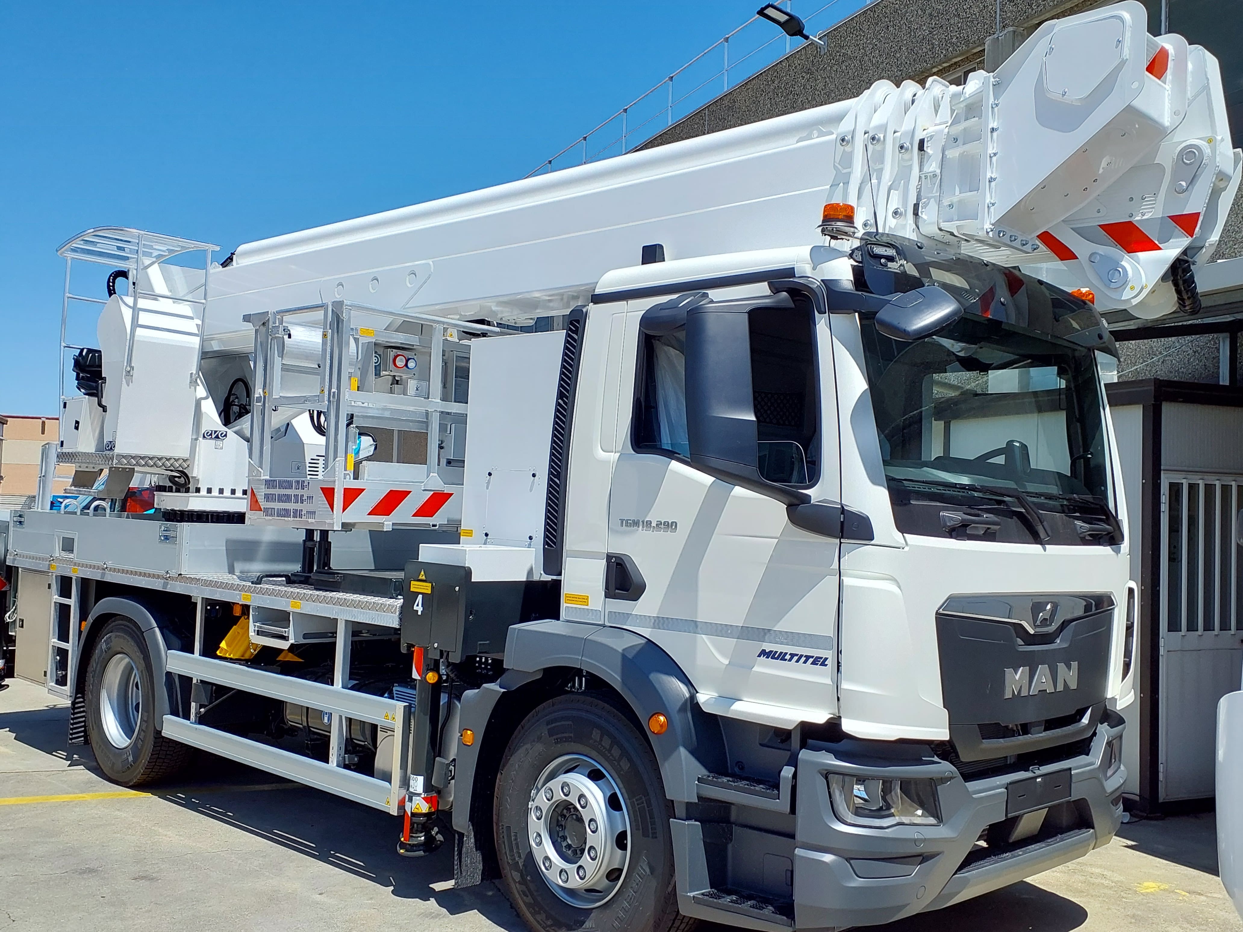 Multitel MJ 375 - Autosasiu MAN 4 x 4  de vanzare